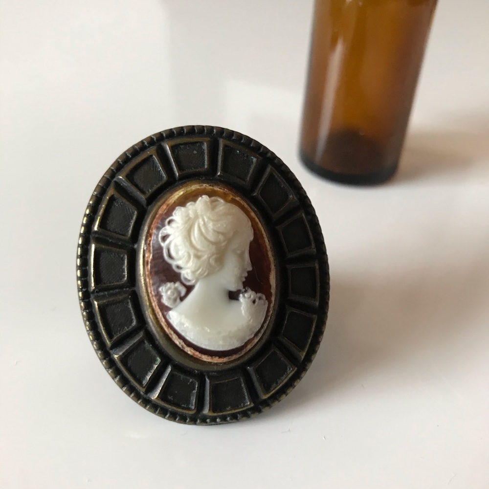 ⚜️VINTAGE CAMEO RING⚜️